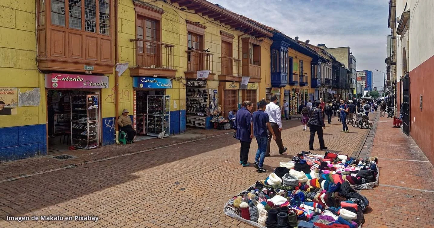 imagenes-entradas.internas1 Ventas callejeras en el centro de Bogotá con comercio informal y peatones