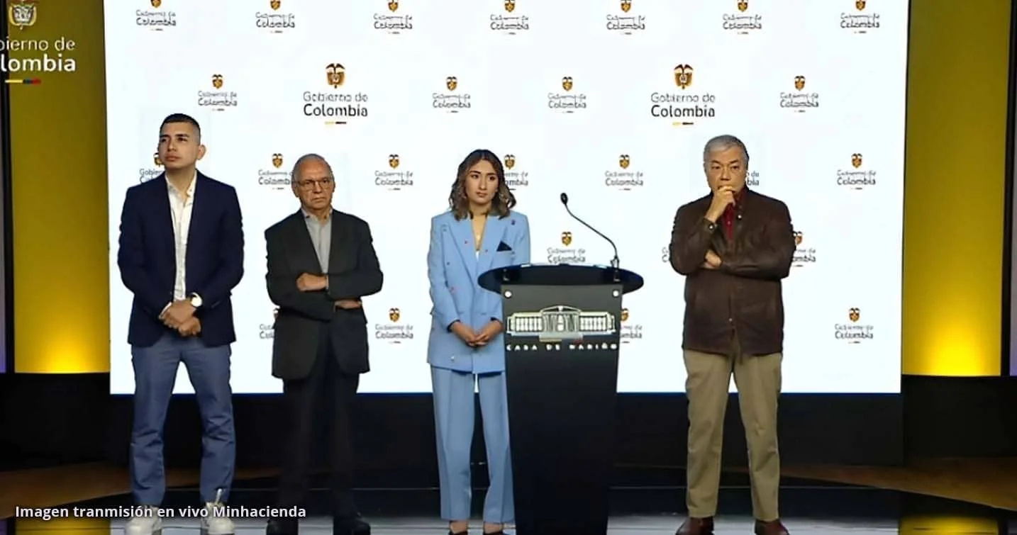 imagenes-entradas.internas2 Funcionarios del Gobierno de Colombia durante rueda de prensa sobre el Pacto por el Crédito