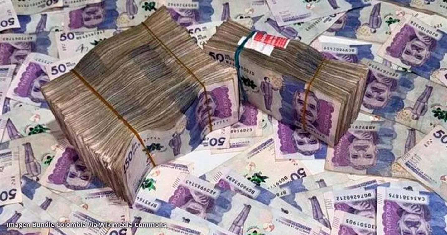 Reunión presidencial captada durante discusión sobre política económica en Colombia, vinculada con el déficit fiscal de 2026 y decisiones tributarias.